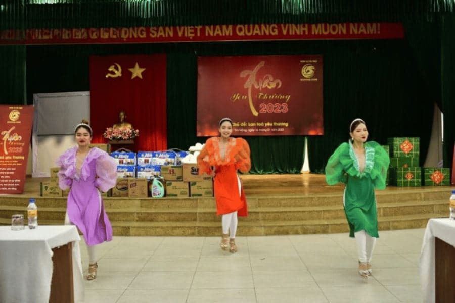 văn nghệ xuân yêu thương